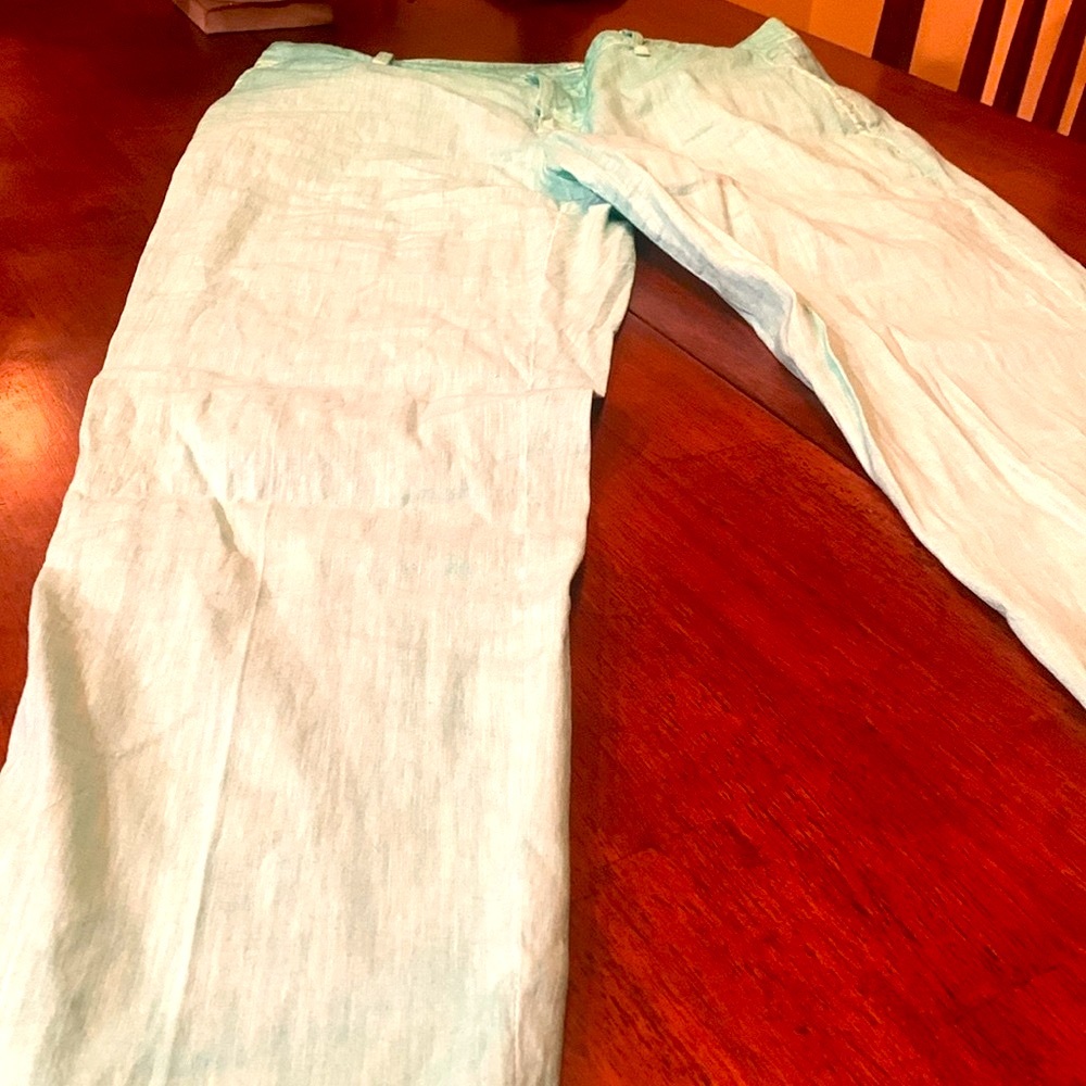 Authentic 120% Lino salad color capri pants , bought in Milan, sissy 46. Must!